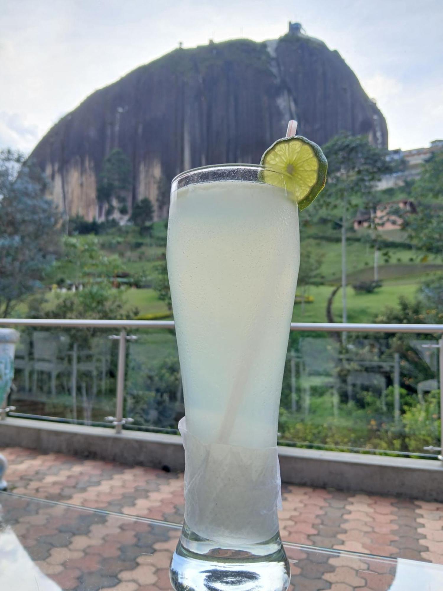 Piedra Del Penol Hotel Guatapé Exterior photo